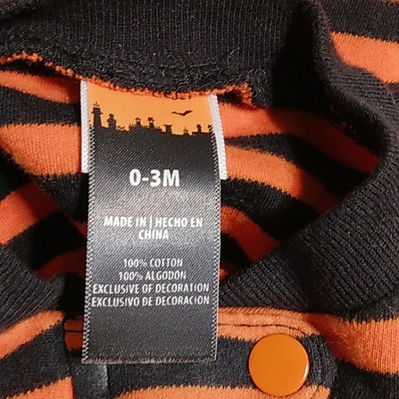 Adorable Newborn "My 1st Halloween" Bat theme sleep n play outfit~0-3mo. - Picture 10 of 14